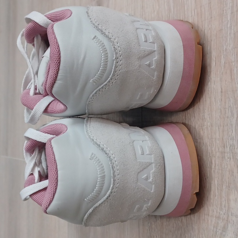 Size 9.5 - UNDER ARMOUR sneakers. White & pink gym shoes. Round toe lace closure - Picture 13 of 16